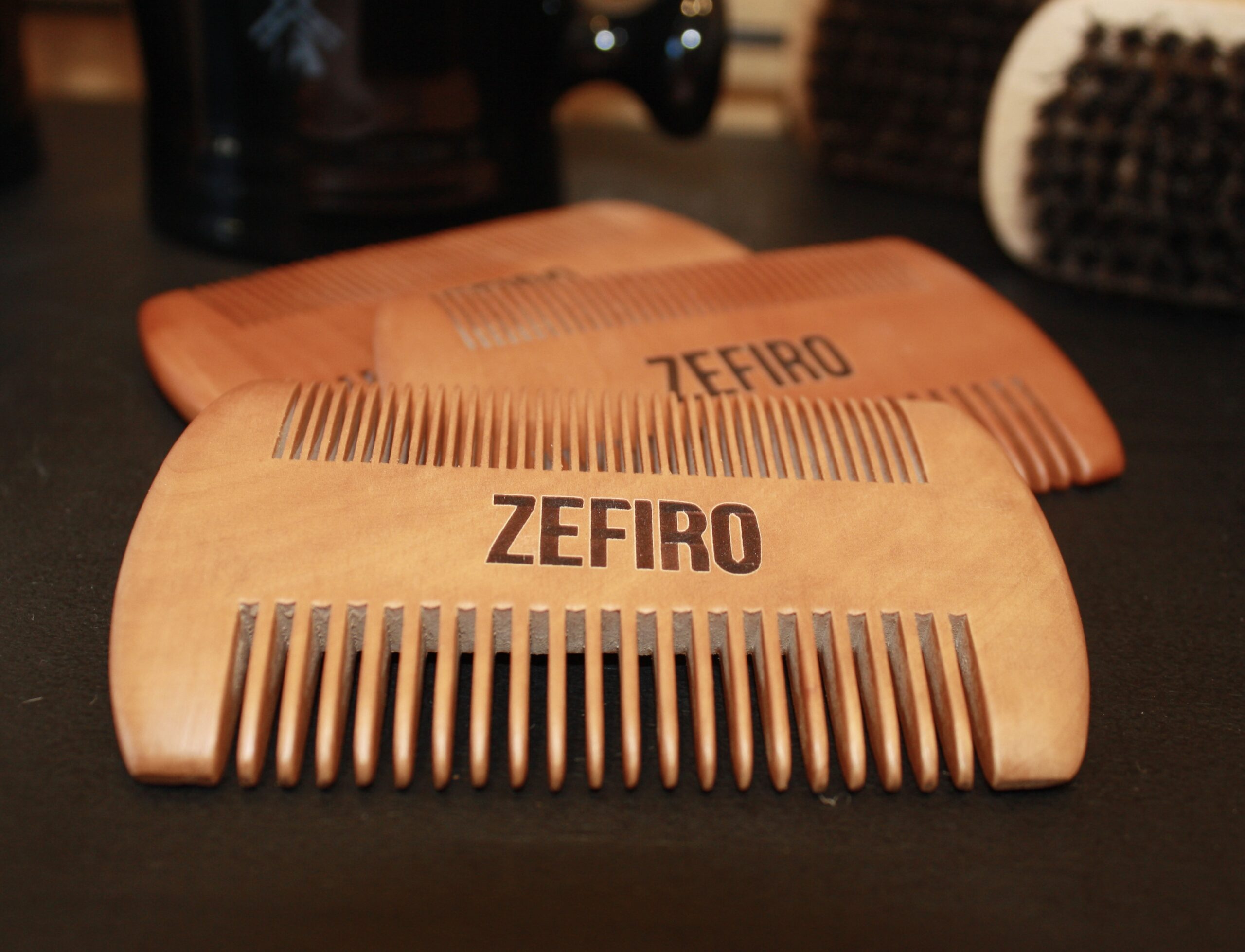 Zefiro Beard Comb